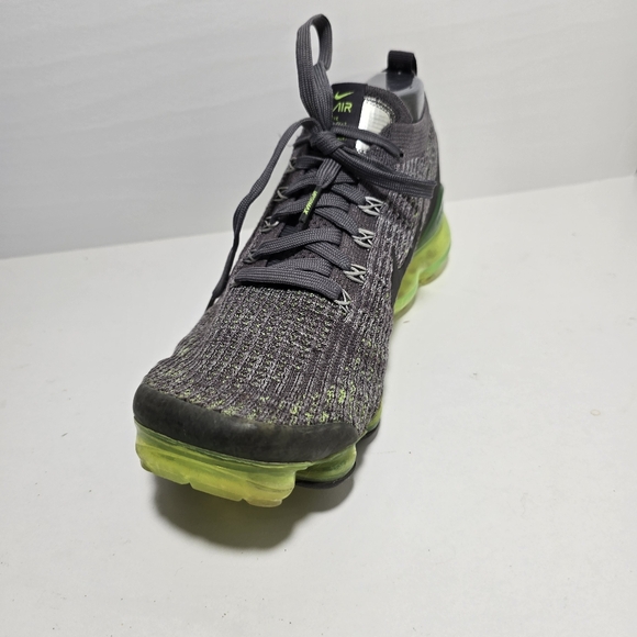 Nike VaporMax Flyknit Men's Gray and Green Running Shoes size 11 - Picture 14 of 16